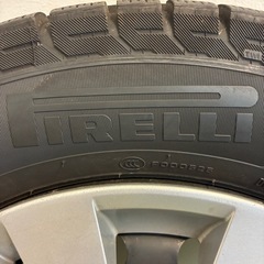 PIRELLI スタッドレスタイヤ　ホイル付　195/65 R15 91Qの画像