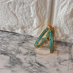 ピアス　両耳　ターコイズ 風　フープピアス トルコ ハワイアンジュエリーの画像