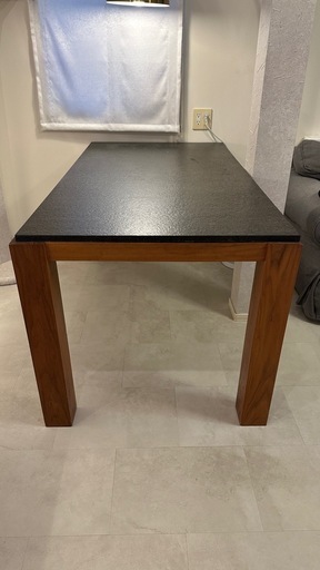 Crastinaクラスティーナ ダイニングテーブル - ウォールナット×黒御影石