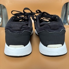 ニューバランスwrl24taの画像
