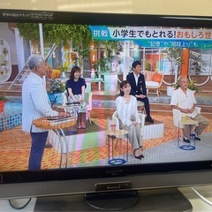 ☆ TV SHARP シャープ　LC-32DX3 32インチ　2010年製　動作確認済み　現状品の画像