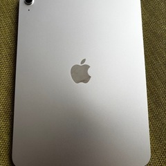 ほぼ新品　iPad 11世代　128gb シルバーの画像