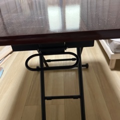 昇降式テーブルの画像