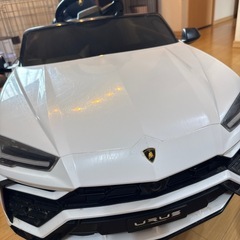 ランボルギーニウルスの画像