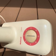 ナショナルの古い30センチ壁掛け扇風機の画像