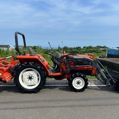 クボタ　トラクター 25馬力 4WD  逆転 倍速　自動水平 自動深耕 パワステ　フロントローダー　耕幅1500mm バックアップ オートヒッチ　GL241 グランデル　ディーゼル 耕運 畝立て 畑 860時間　宮崎 簡易始動動画ありの画像