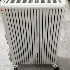 0813-040 DeLonghi デロンギ　オイルヒーター　カバー付きの画像