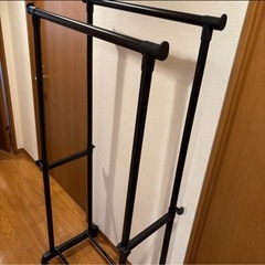 ハンガーラックの画像