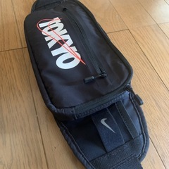 新品NIKEウエストバッグの画像