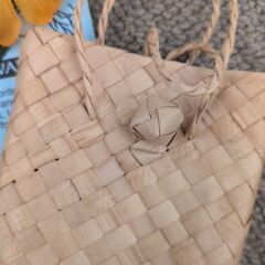 ワラ調　ミニバスケット　小物入れの画像