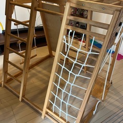木製ジャングルジムの画像