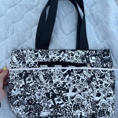レスポートサック LeSportsac リバーシブルトート　柄名ラブレターの画像
