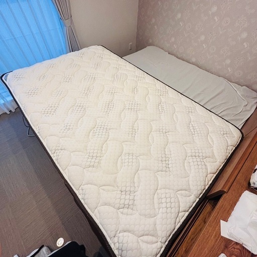 サータ　セミダブルマットレス