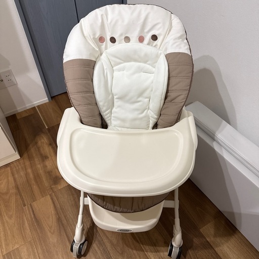 コンビ ネムリラ エッグショック BE ココアブラウン ハイローチェアー