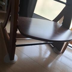 大和屋　アークすくすくチェア　テーブルガードつきの画像