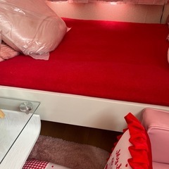 ベッドフレームの画像