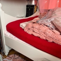 ベッドフレームの画像