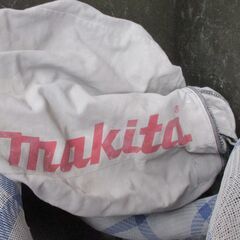 マキタ makita 450 小型集じん機 ホース付き 中古品 ※粉汚れ有 【ハンズクラフト宜野湾店】の画像