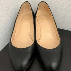 クリスチャンルブタン ブラック　パンプス　37 1/2(24CM）の画像