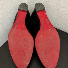 クリスチャンルブタン ブラック　パンプス　37 1/2(24CM）の画像