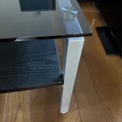 ガラステーブルの画像