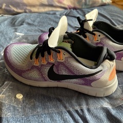 NIKE スニーカー ホワイト/パープルの画像