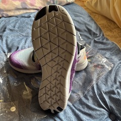 NIKE スニーカー ホワイト/パープルの画像