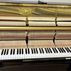 YU11 アップライトピアノ 椅子、ピアノ補助ペダル付きの画像