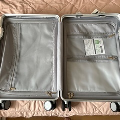 ⚠️受渡し場所の表示違います！船橋市です！【新品未使用】キャリーケースMサイズの画像