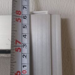 網戸　縦１７６ｃｍ　×　幅８４ｃｍ　ネット少し痛み有りの画像