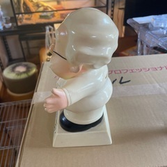 カーネルサンダー貯金箱の画像