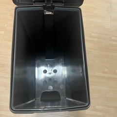 ゴミ箱の画像