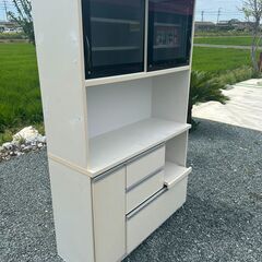 白い食器棚を無料で差し上げます！の画像