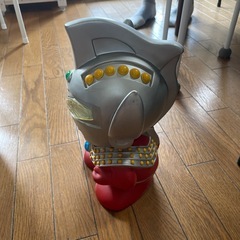 ウルトラマンタロウの貯金箱の画像