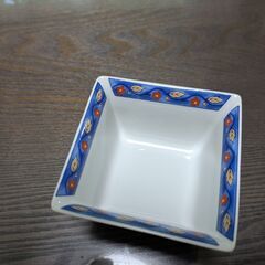 九谷焼の小皿の画像