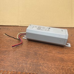 岩崎電気　H2.5CC2A352・H2.5CC2B352　水銀ランプ用一般形安定器　250W　高力率　200V の画像