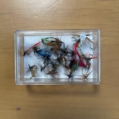フライボックスとフライセット ラインカッター　ピンセットの画像