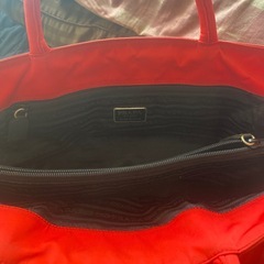 プラダトートバッグの画像