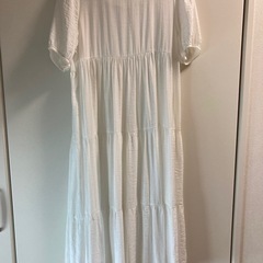 DHOLIC 白　パフスリーブ　ティアードワンピース　の画像