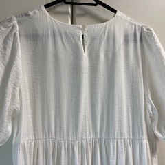 DHOLIC 白　パフスリーブ　ティアードワンピース　の画像