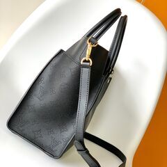LOUIS VUITTON ルイヴィトン ハンドバッグ LVロゴ オンマイサイドMM M53826 レザー ブラックの画像