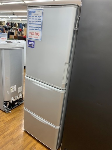 90分の無料軽トラック貸出サービス！【SHARP】3ドア冷蔵庫（SJ-W352F-S）のご紹介です!