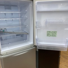 90分の無料軽トラック貸出サービス！【SHARP】3ドア冷蔵庫（SJ-W352F-S）のご紹介です!の画像