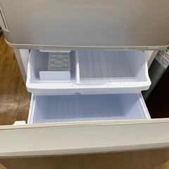 90分の無料軽トラック貸出サービス！【SHARP】3ドア冷蔵庫（SJ-W352F-S）のご紹介です!の画像