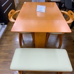 90分の無料軽トラック貸出サービス！ニトリ ベンチダイニング4点セットの画像