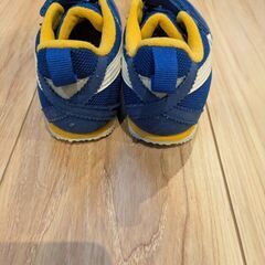 ASICS　きれいめ　18cmの画像