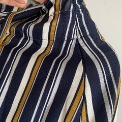 ストライプ柄スカートの画像