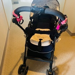 コンビ　ベビーカーの画像