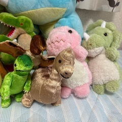 恐竜　ぬいぐるみの画像