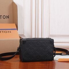 【LOUIS VUITTON】ルイ・ヴィトン ミニ ソフトトランク M55702 ショルダーバッグ レザー メンズ モノグラム トリヨン ノワール 黒 アンプラントの画像